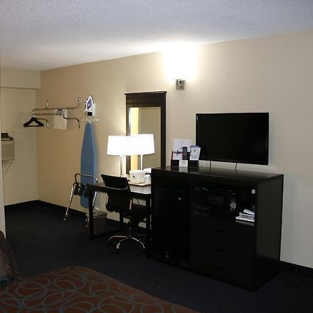 Americas Best Value Inn Giddings Exterior photo