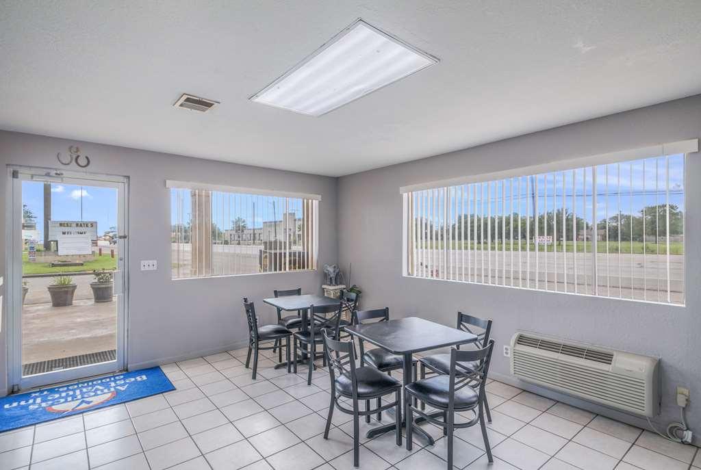 Americas Best Value Inn Giddings Exterior photo