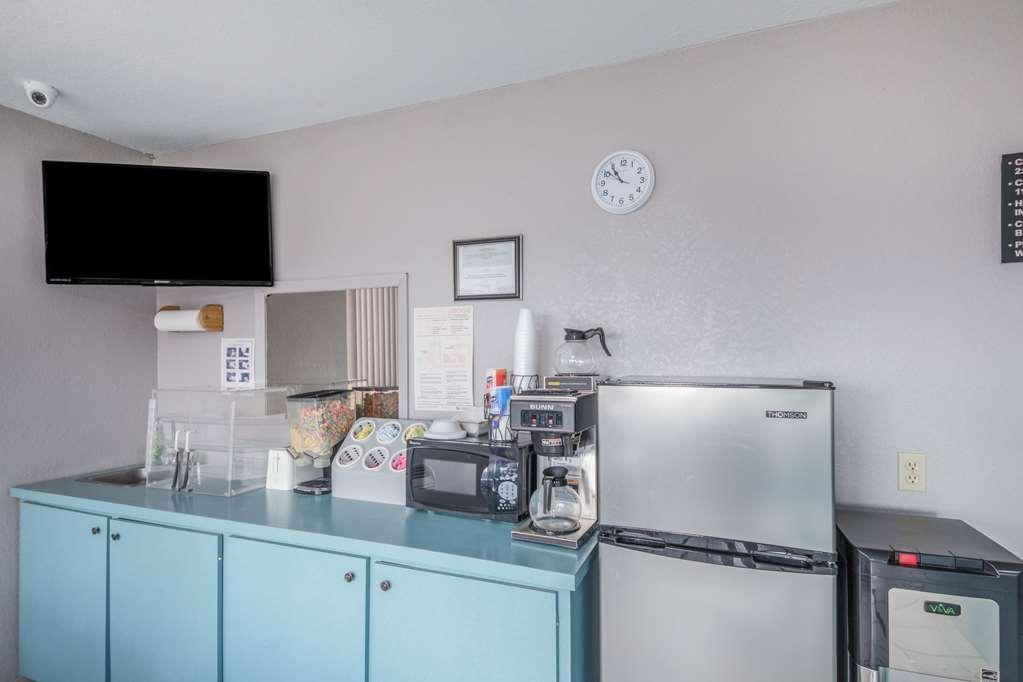 Americas Best Value Inn Giddings Exterior photo