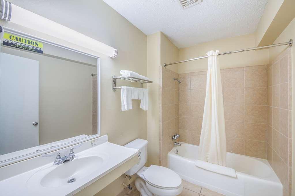 Americas Best Value Inn Giddings Exterior photo
