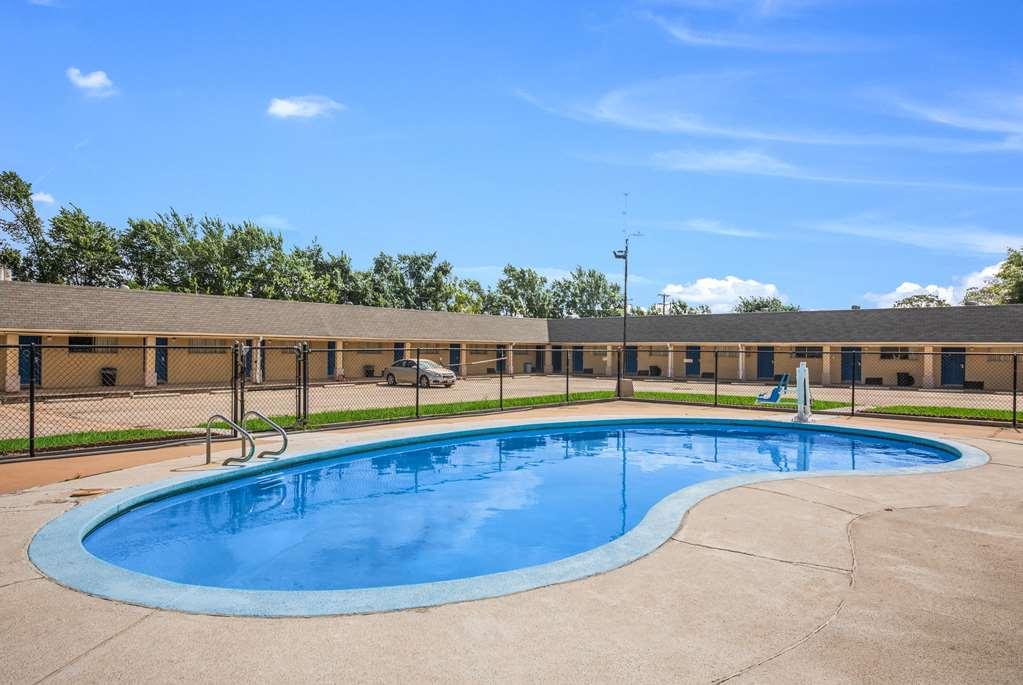 Americas Best Value Inn Giddings Facilities photo
