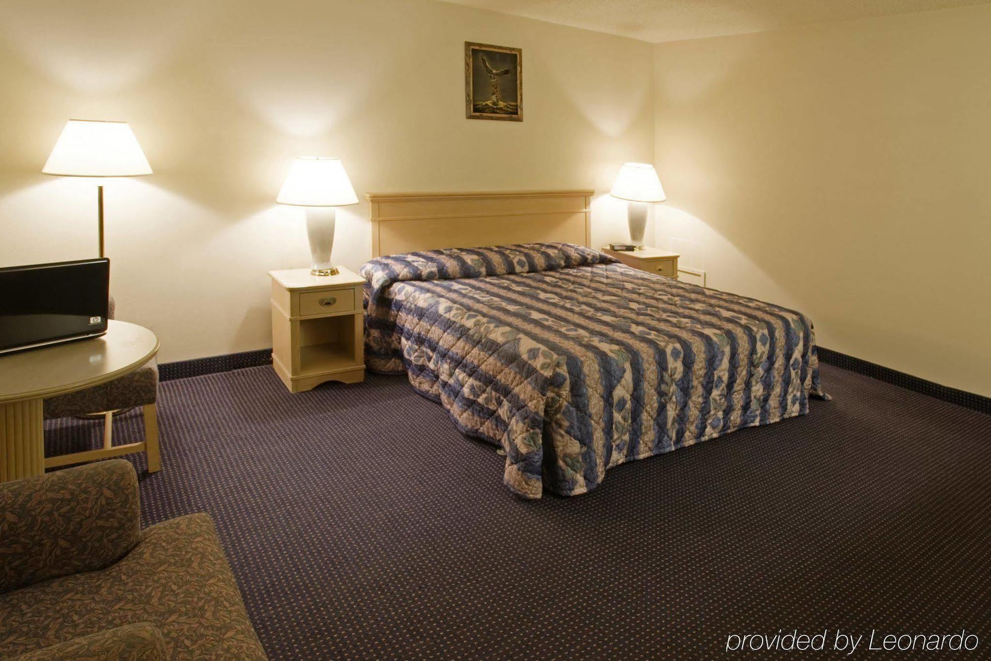 Americas Best Value Inn Giddings Exterior photo