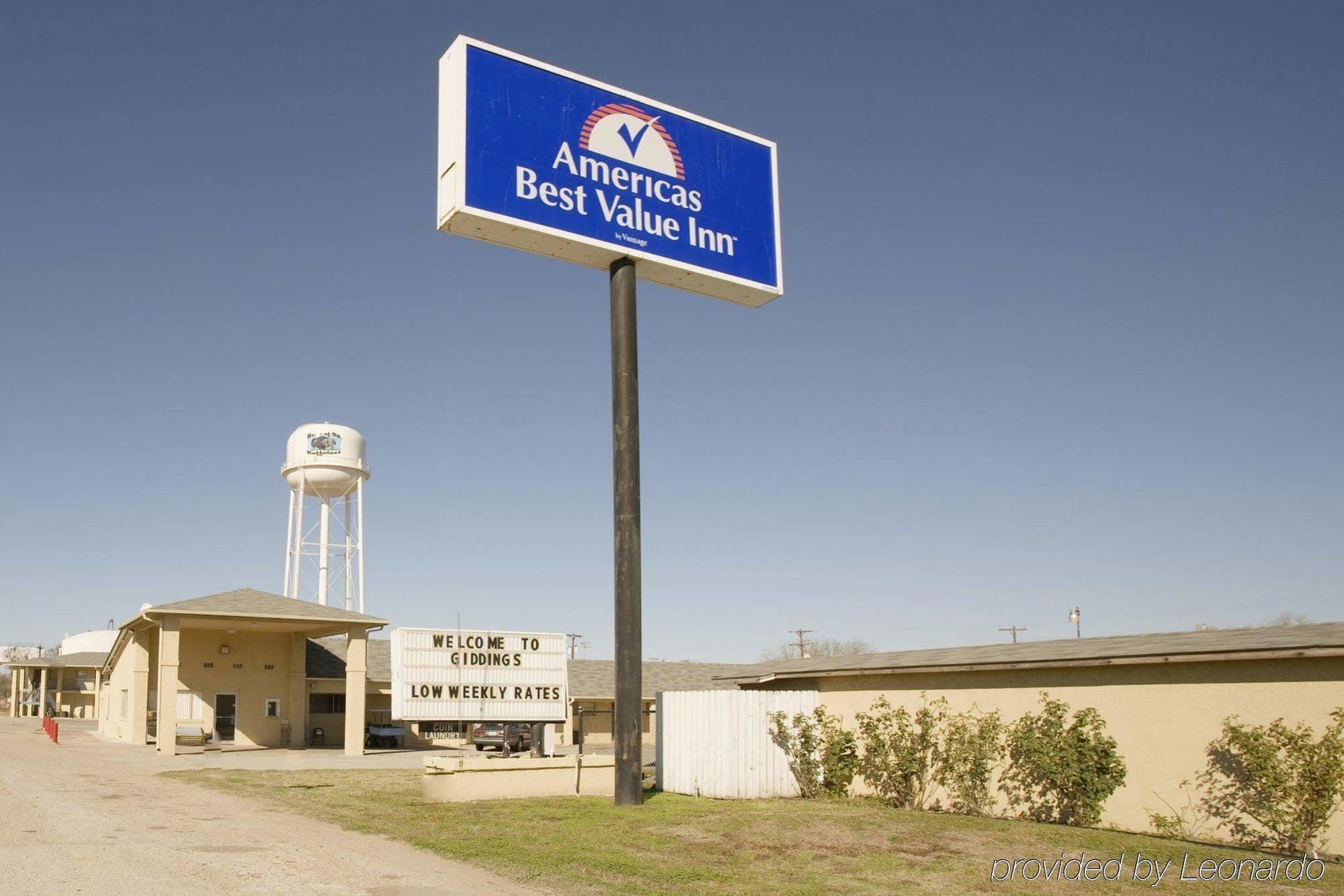 Americas Best Value Inn Giddings Exterior photo